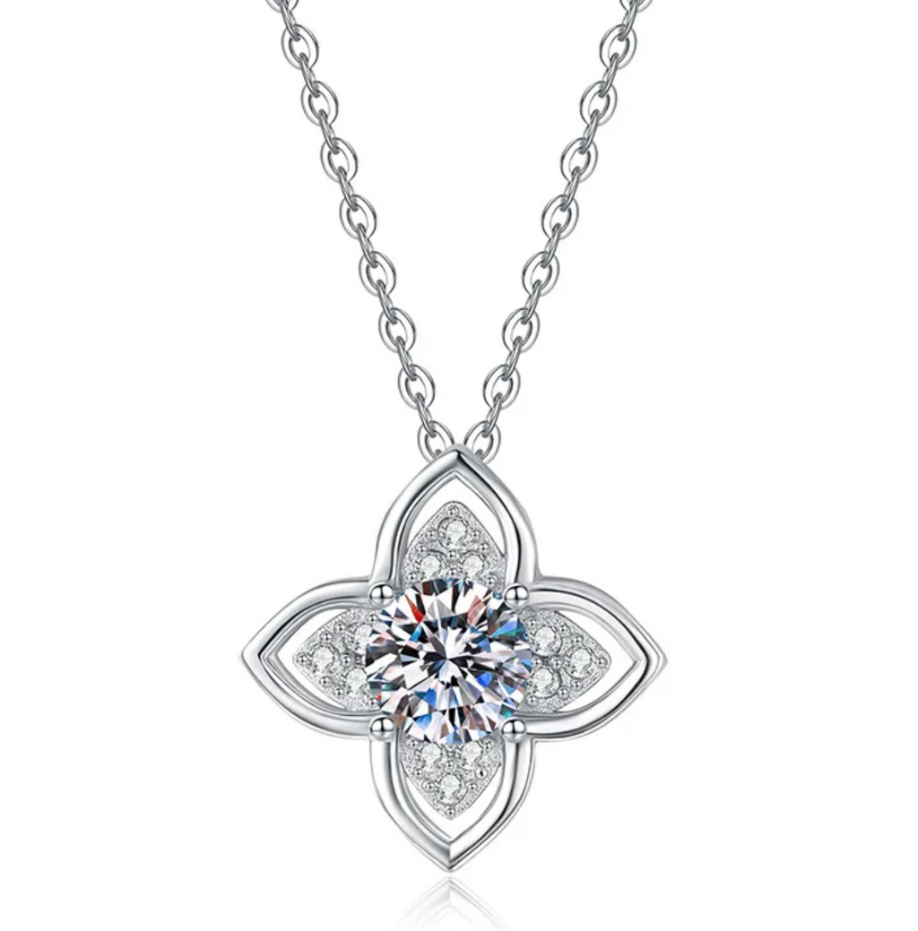 Paradiso Quatrefoil Pavé Pendant